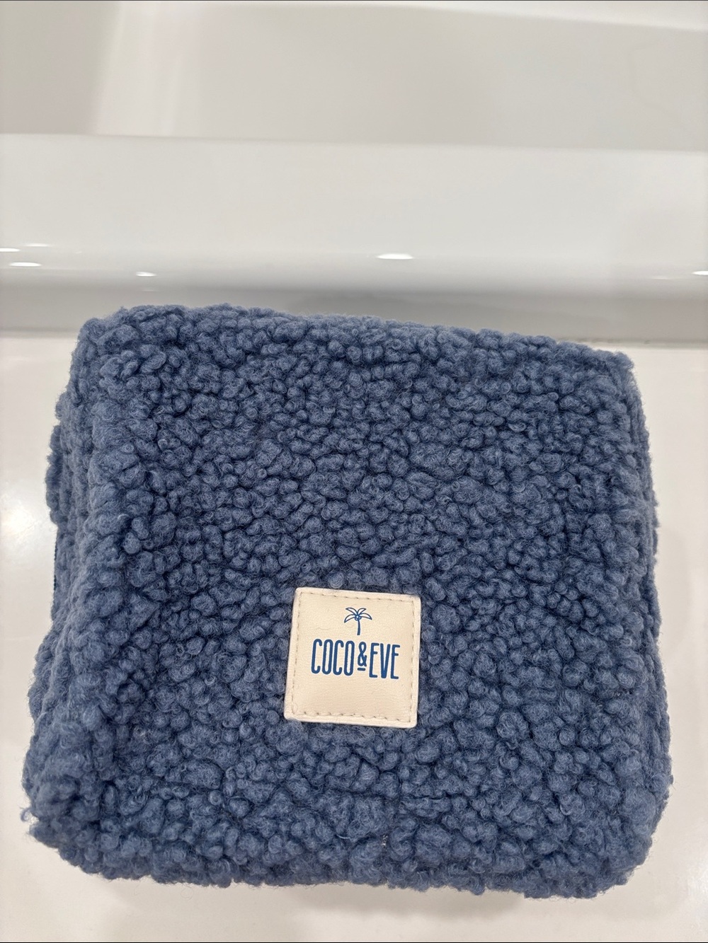 Coco & Eve Blue Sherpa Makeup Bag